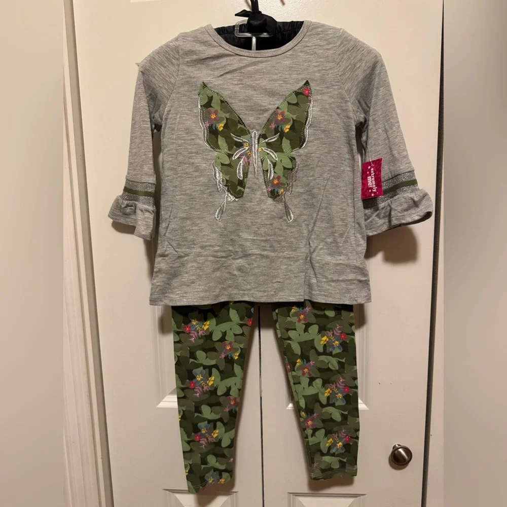 Extremely Me Girls Butterfly 2 Piece Outfit Set Size 5/6 NWT Top Pants